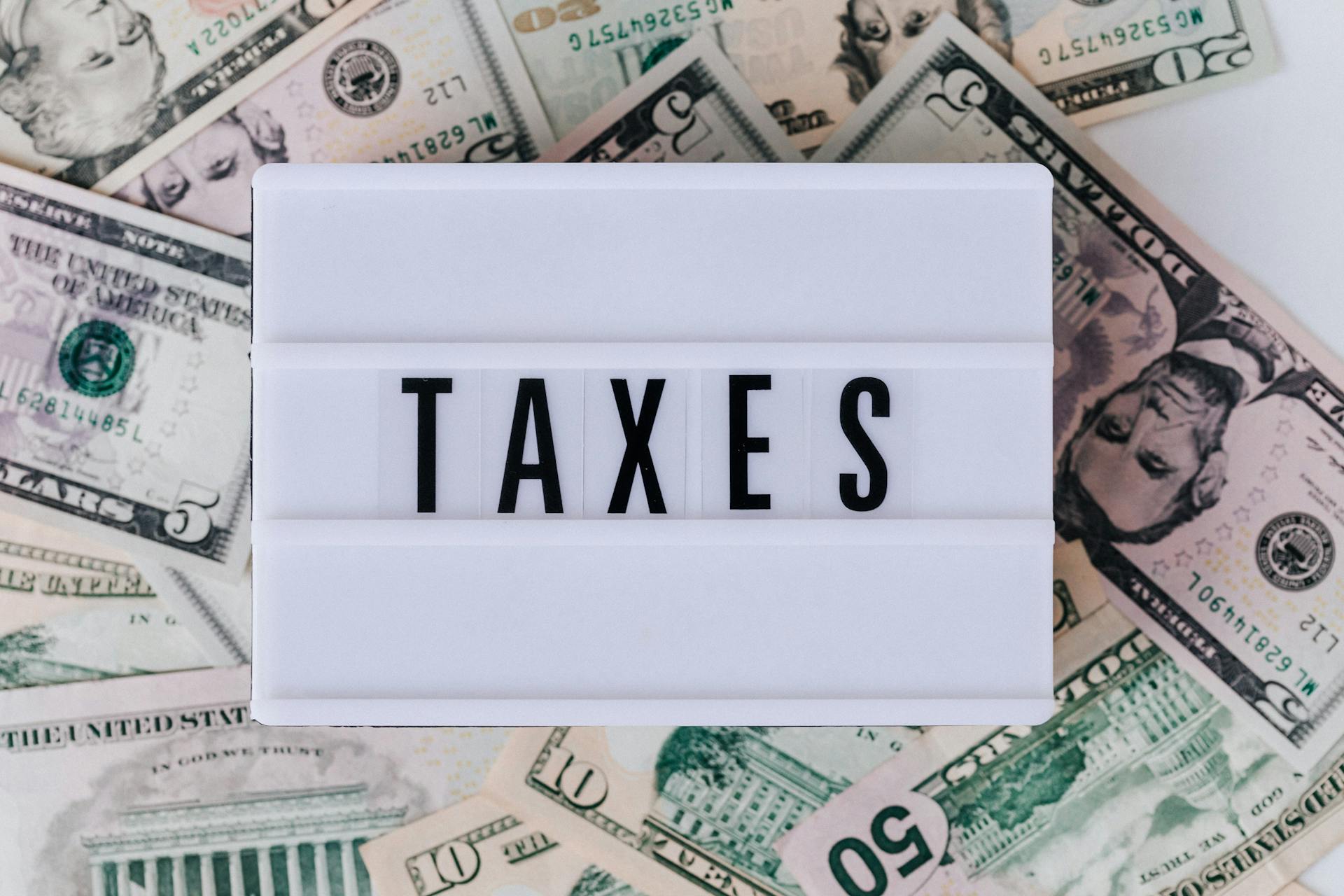 Payroll Tax vs. Income Tax: What’s the Difference?